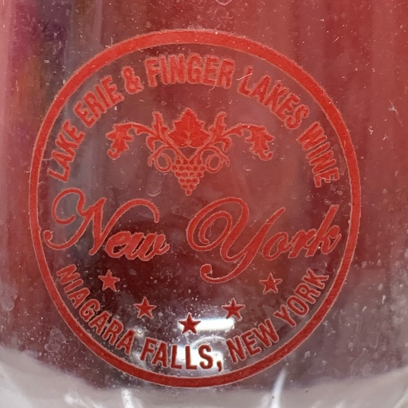 Lake Erie and Fingerlakes Wine glass Vineyard Collectible glasses (2) - Picture 3 of 3